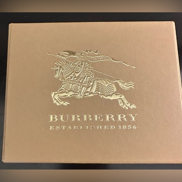 Burberry Cream Nova Embossed Compact Zippy Wallet Full Inclusion - Picture 11 of 12